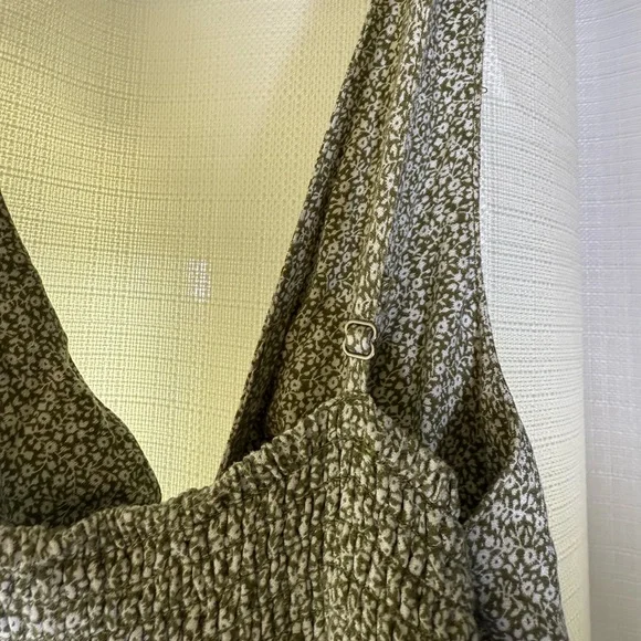 Abercrombie Floral Cutout Jumpsuit Sage Green – Small Tall - Picture 5 of 10